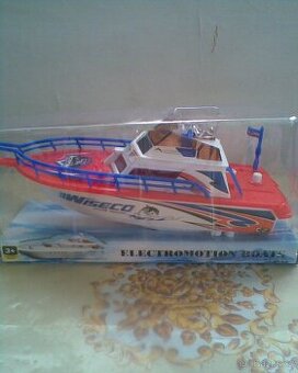 Nové hračky pro chlapečka