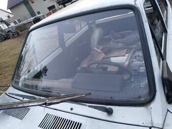 Škoda 105L 120L čelní sklo