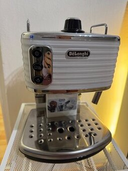 Pákový kávovar Delonghi Icona