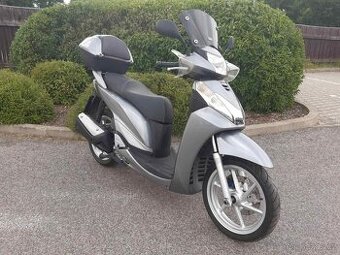 Honda sh 300- model 2015-1.Majitel-original stav.