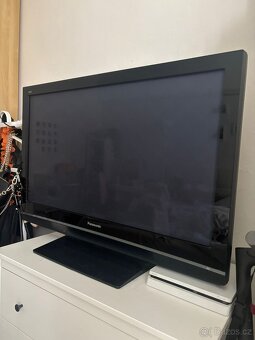 Starsi plně funkční TV Panasonic 106cm