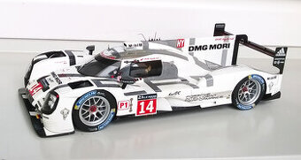 Závodní auta Porsche  1/18