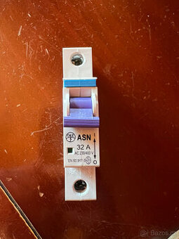 OEZ Vypínače 1F 32A