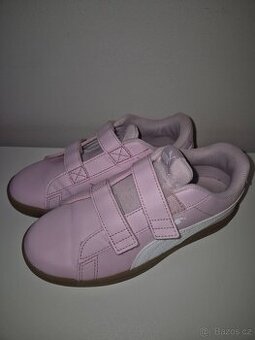 Dívčí tenisky Puma 35