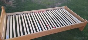 Dřevěná postel-smrk