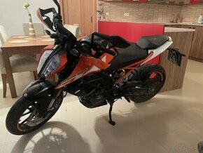 KTM Duke 125