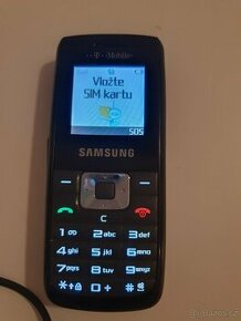 Samsung SGH-B100 mobilní telefon.