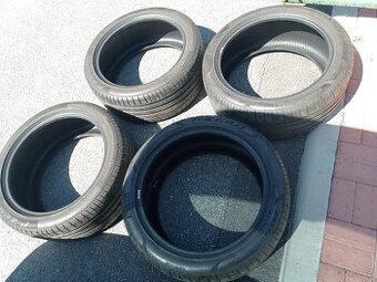 Krásné LETNI Prémiové PIRELLI pneu 285/40/21, 109Y