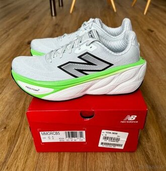 Zánovní boty New Balance Fresh Foam V5 - vel.44 (1x na sobě)
