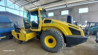 Válec Bomag  BW 213 DH