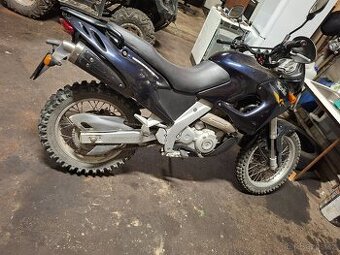 Aprilia pegaso - 1