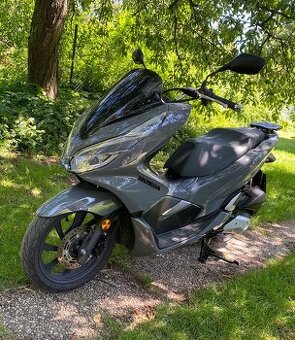 Skútr Honda PCX 125 rv. 2019