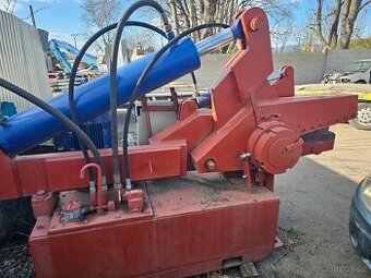 Hydraulické nůžky typu kajman do kovošrotu