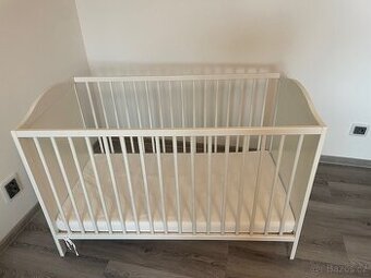 Dětská postýlka IKEA SUNDVIK + matrace SKÖNAST