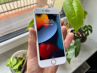 iPhone 7 128GB + nabíjecí obal