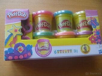 nová Play-Doh Třpytivá sada se 2 vykrajovátky