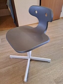 Dětská židle Ikea k psacímu stolu