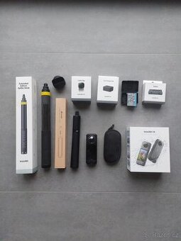 Insta360 X4 kamera s příslušenstvím