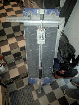 Různé nářadí pro stavbu