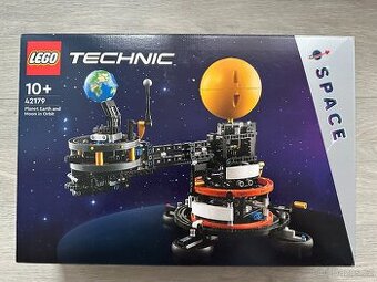 Lego Technic 42179 Planeta Země a Měsíc na oběžné dráze
