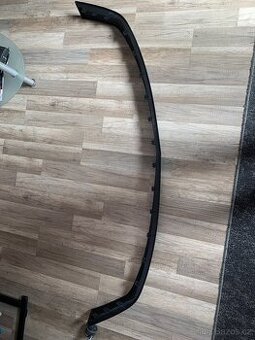 Spoiler předního nárazníku