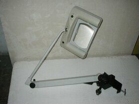 Osvětlovací lupa pro jemnou montáž, seřizování a kontrolu