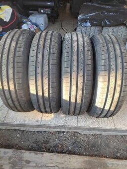 Prodám téměř nové letní pneu 185/65/15 Kumho Ecowing 88H