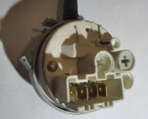 ND - tlakový spínač na pračku