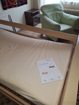 Elektronické polohovací lůžko LUXUS s antidekubitní matrací