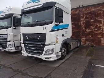 Tahač návěsů DAF XF106 LD
