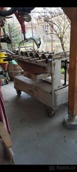 Na predaj grilovaci vozik.