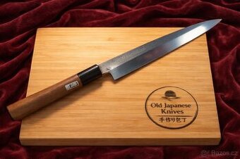 Tradiční japonský Yanagiba nůž ze starší výroby.