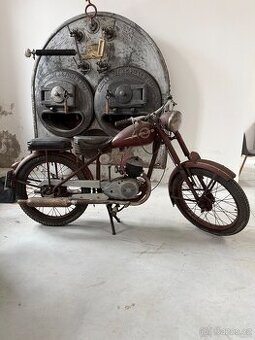 Monark M200 (ČZ 125T)