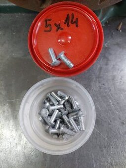 Prodám ocelový pozinkovaný nýt 5 x 14 mm