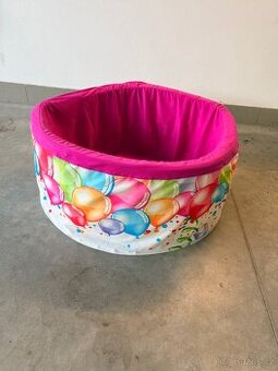 Dětský bazének s kuličkami