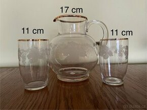Džbán a dvě sklenice