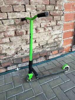 Freestyle koloběžka – pevná, funkční, připravená jezdit