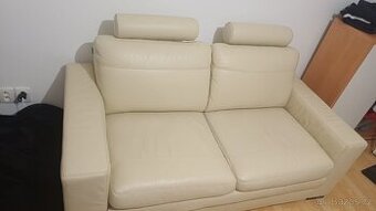 Kožená rozkládací sedačka