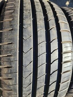 nové 215/40R16 (86Y) Kumho Ecsta HS51 2ks