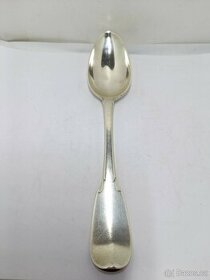 Starožitná stříbrná lžíce z Francie. Rok 1734-35
