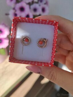 Stříbrné náušnice s přírodním korálem