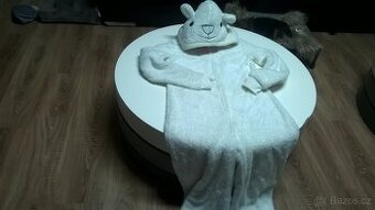 karnevalovy kostym  vel S  LEDNI MEVED