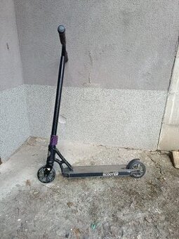 Freestyle kolobezka Street Surfing