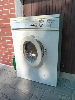 Starší automat. Pračka