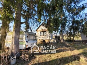 Prodej stavebního pozemku s chatou v Tovačově, Podzámčí