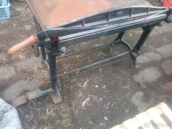 Prodám kartonové tabulové nůžky