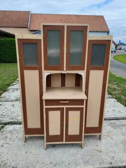 Starožitný kredenc tzv.Rakeťák