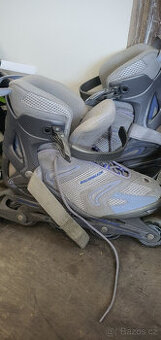 Kolečkové brusle Rollerblade vel. 42–43