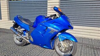 Honda cbr 1100xx super blackbird