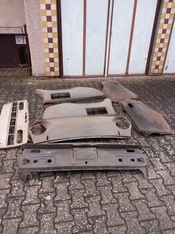 Plechařina škoda 100 a moskvič 2140